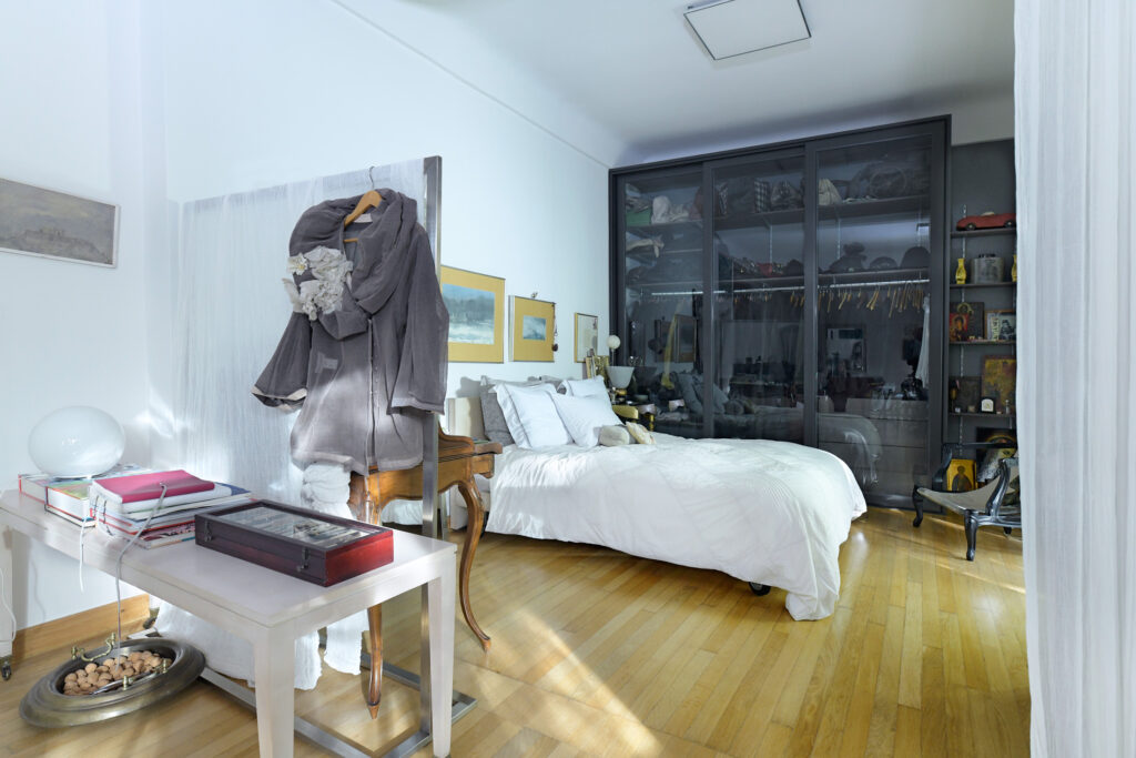 04-Master-Bedroom-4969f