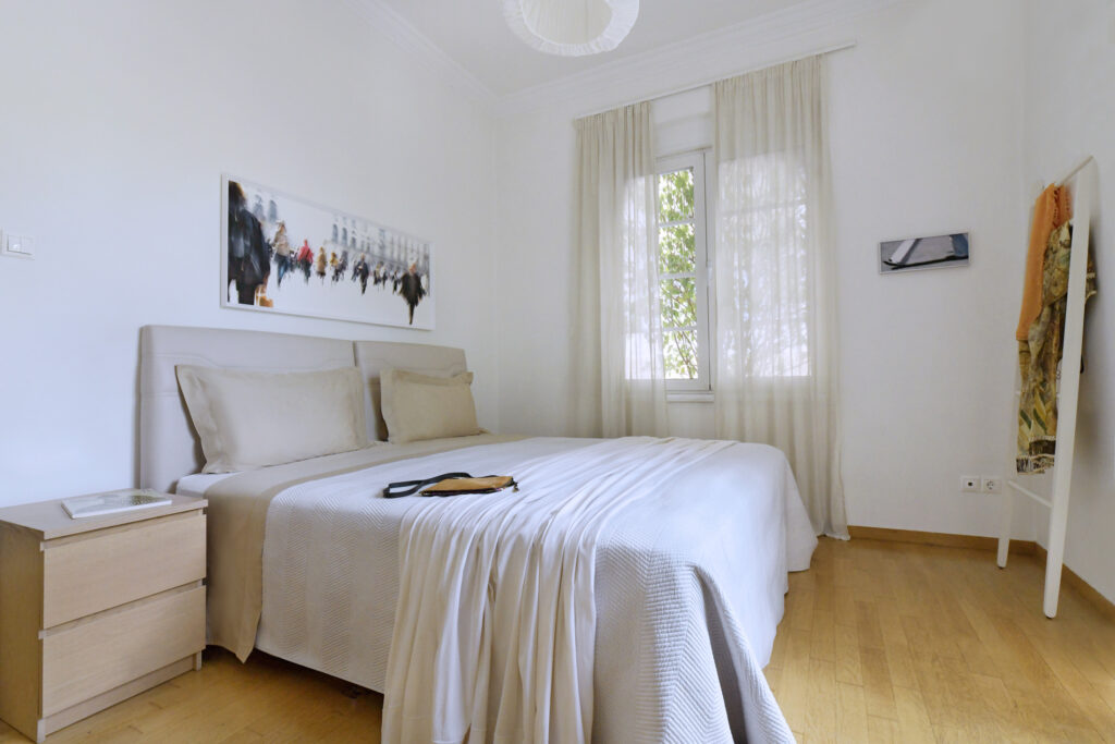 10-vas-irakleous-bedroom-left-7935