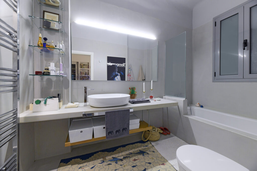 11-Bathroom-5203f