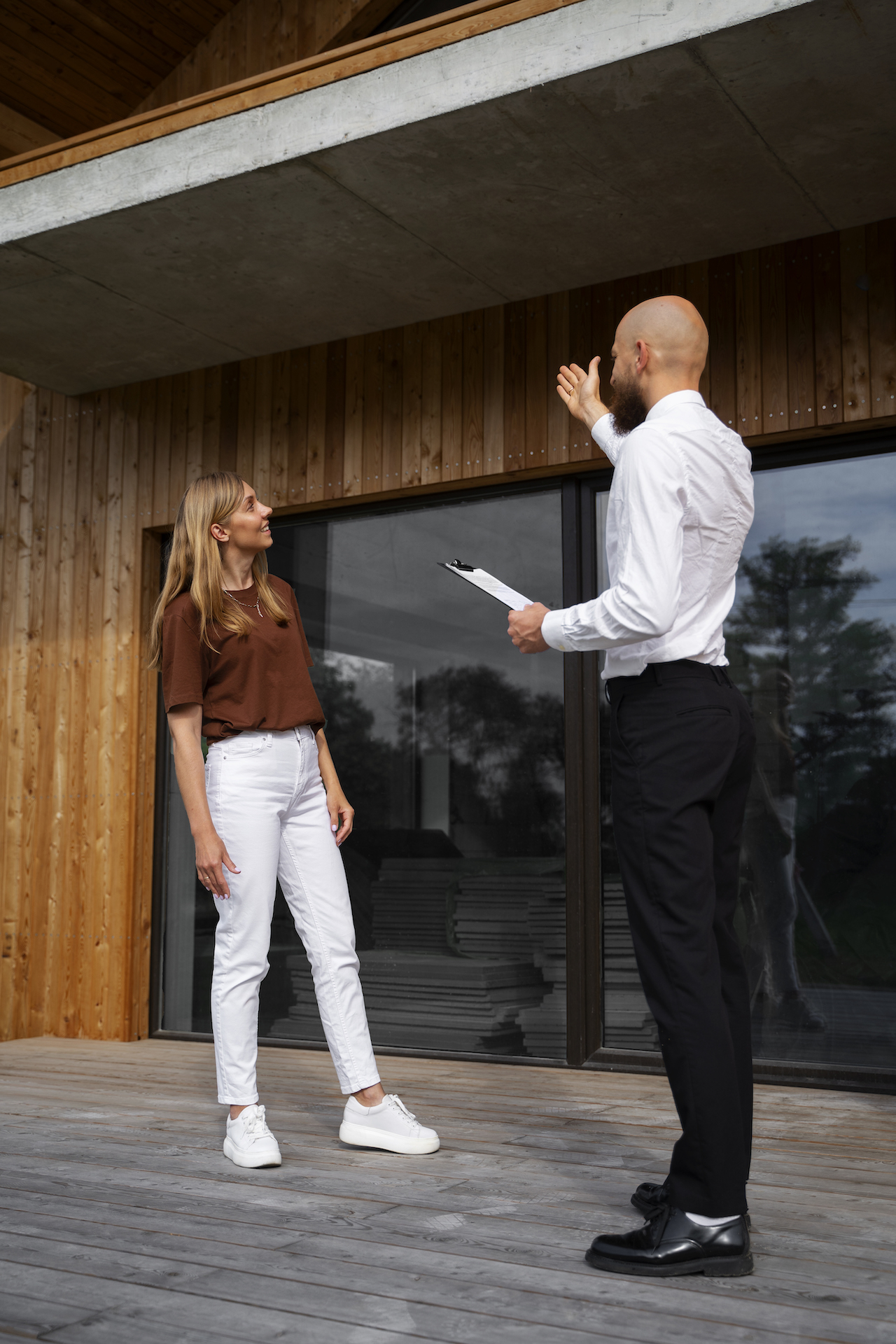 woman-buying-new-house
